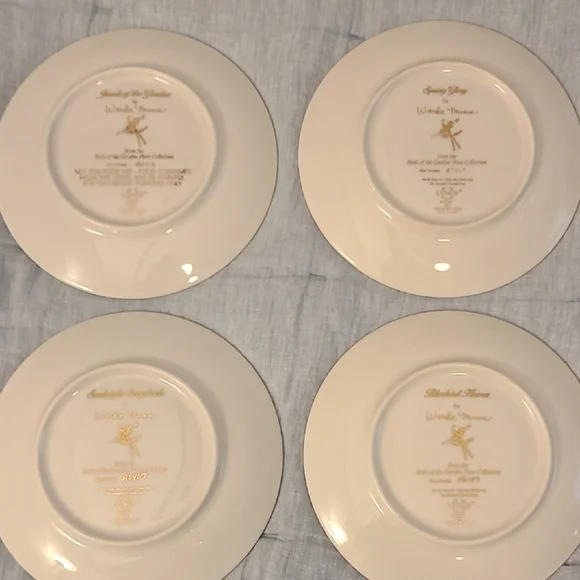 Lenox Fine Ivory China Plate with Gold Accents - Picture 7 of 12